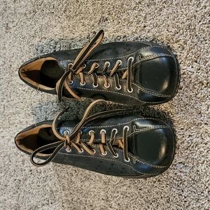 Born lace up shoes